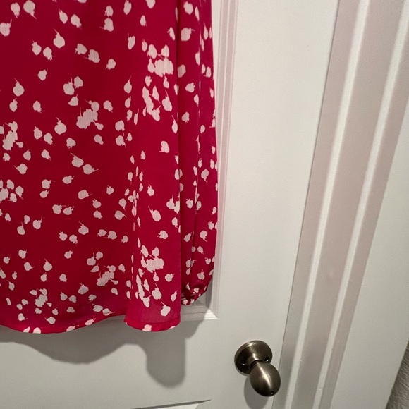 Like New Large Fuchsia and White Print Top Sheer with Lining - Picture 12 of 14
